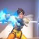 Jugando con Tracer en un nuevo gameplay de Overwatch