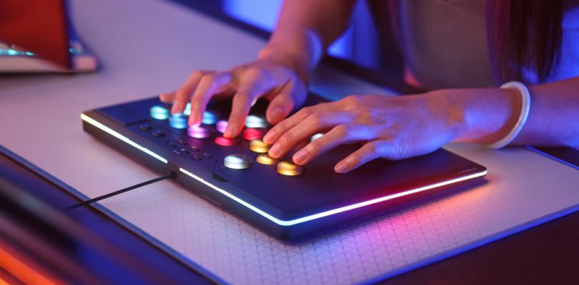 CORSAIR anuncia el mando de combate inalámbrico sin palancas Novablade Pro con efecto Hall